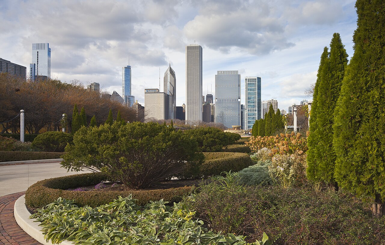 Chicago skyline and Grant Park