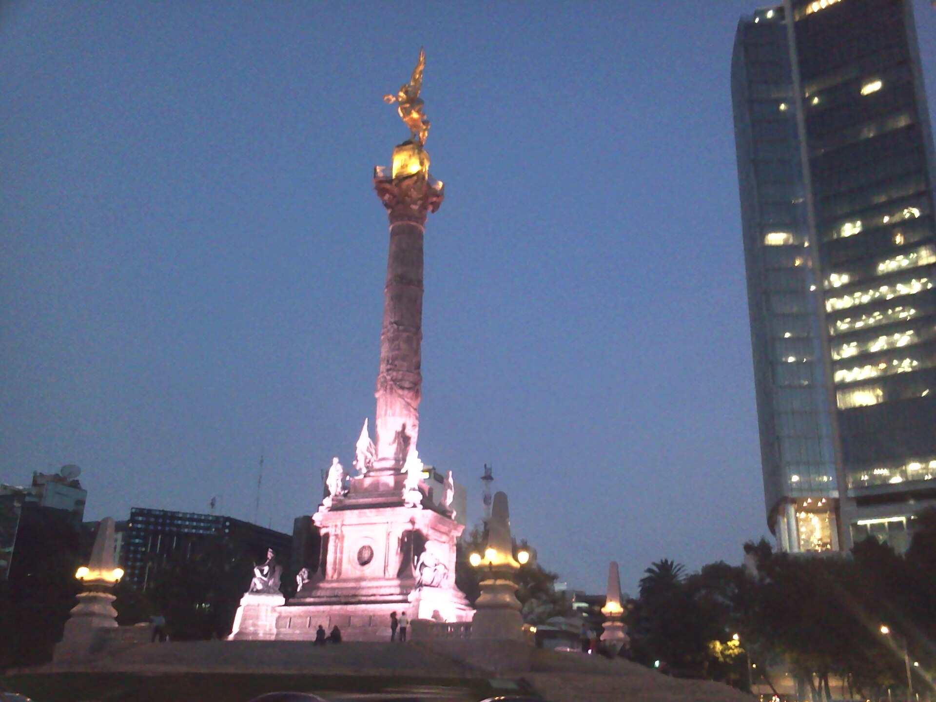 The Angel de la Independencia monument in Mexico City